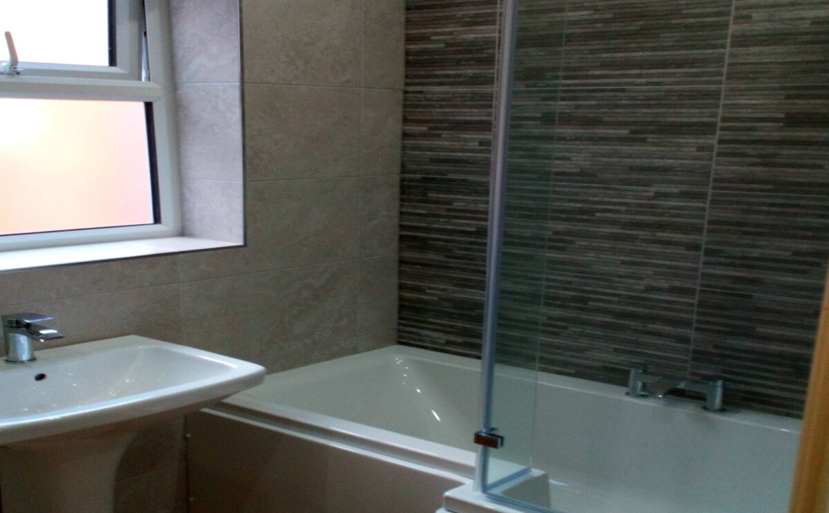 St. Alban's Bentley Bathrooms